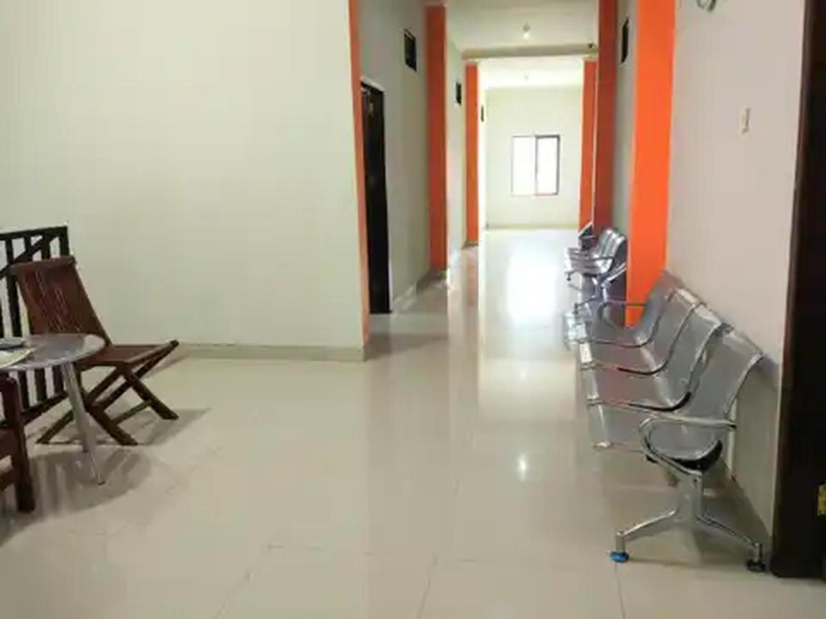 Reddoorz At Hotel Nuansa Ngawi Экстерьер фото